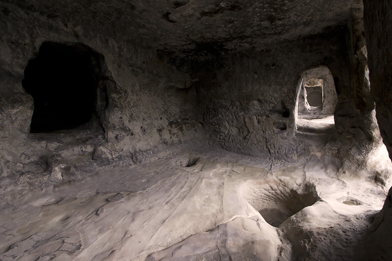 Secret-Caves-Of-Georgia8217s-Black-Rock-Mountain secret-caves-of-georgias-black-rock-mountain