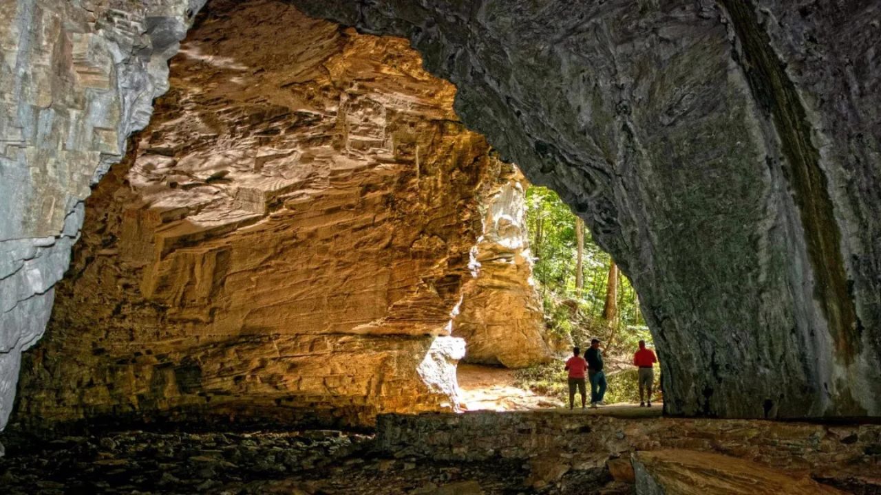 secret-caves-of-kentuckys-carter-caves