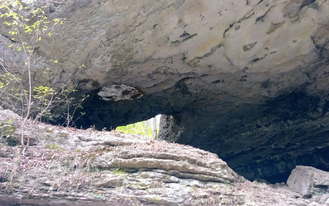 Secret-Caves-Of-Kentucky8217s-Natural-Arch secret-caves-of-kentuckys-natural-arch