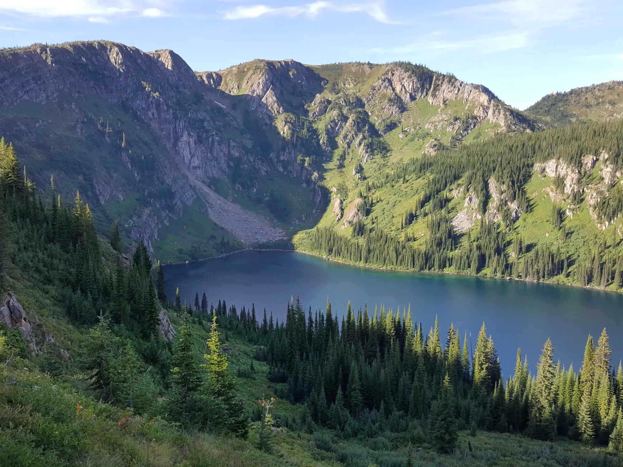 secret-lakes-of-montanas-chinese-wall