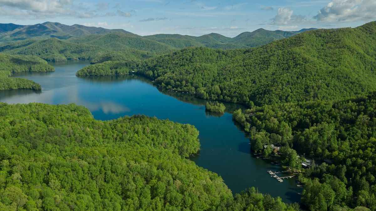 secret-lakes-of-north-carolinas-nantahala