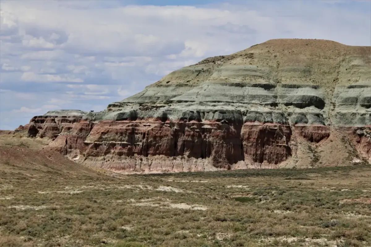 secret-mountain-passes-of-wyomings-red-desert