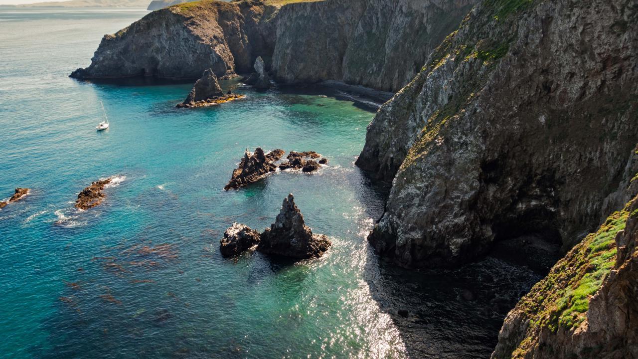 secrets-beneath-californias-channel-islands-waters