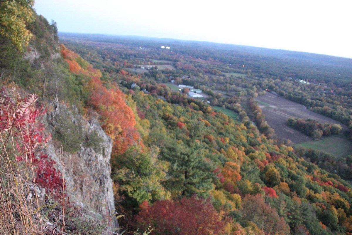 secrets-hidden-in-talcott-mountain-connecticut