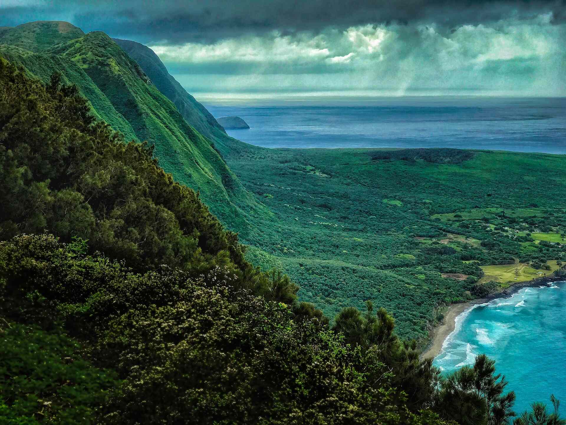 Secrets-Of-Hawaii8217s-Molokai-Storm-Peaks secrets-of-hawaiis-molokai-storm-peaks