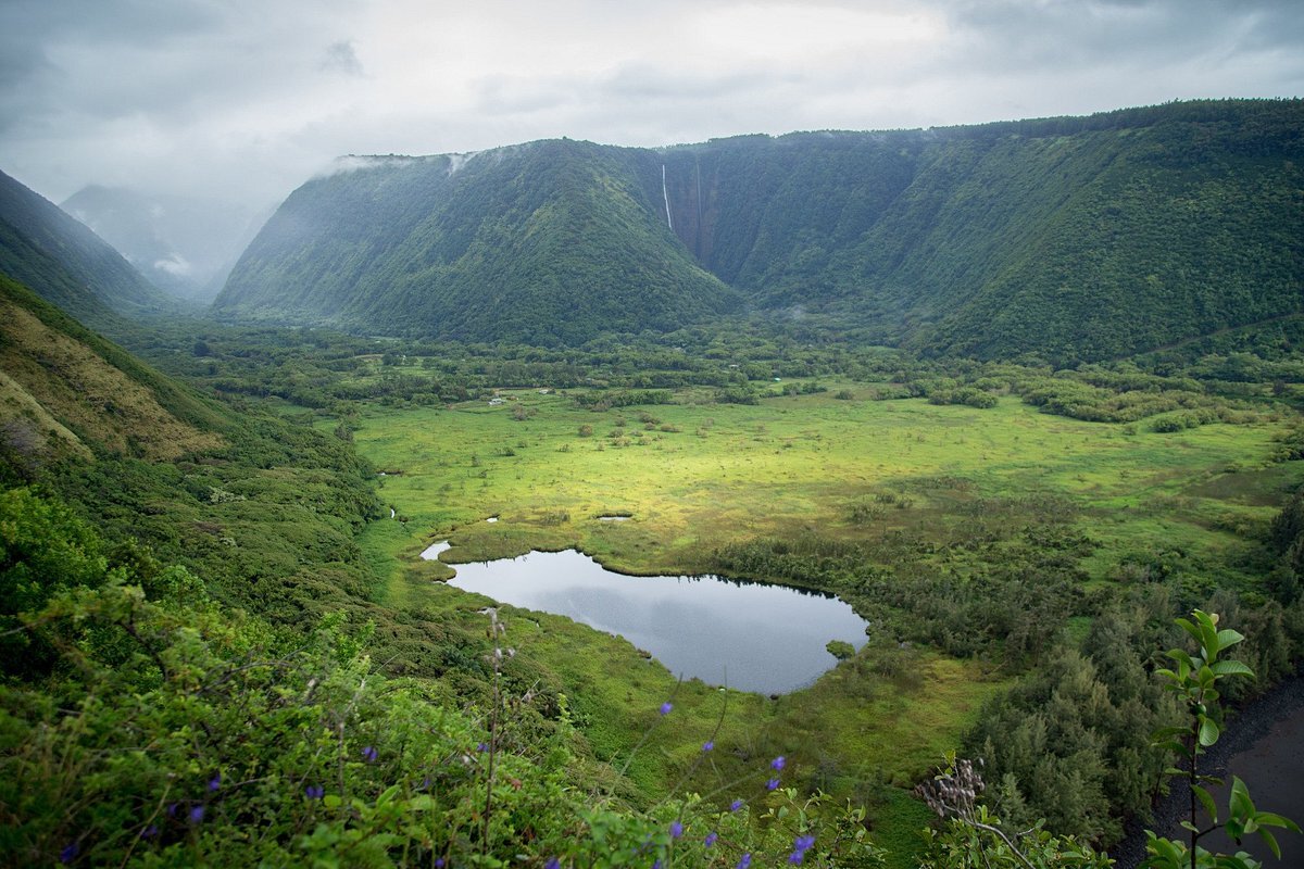 Secrets-Of-Hawaii8217s-Waimanu-Lakes secrets-of-hawaiis-waimanu-lakes