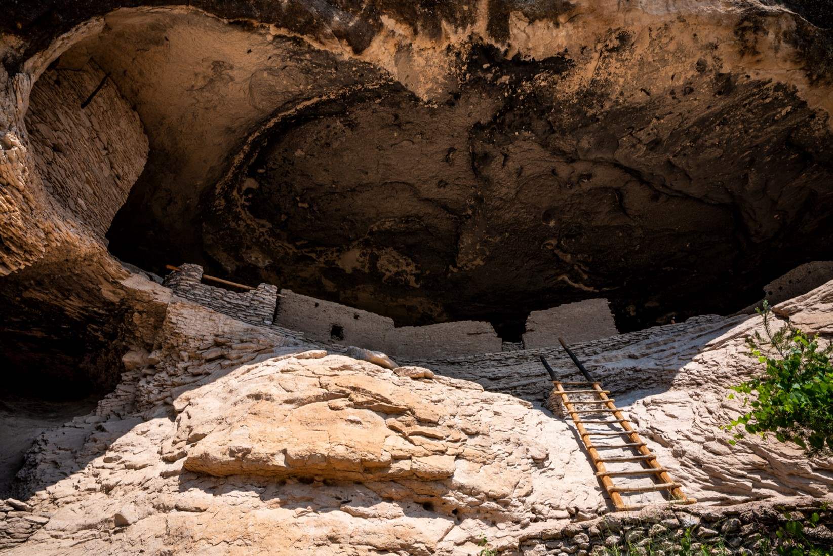 secrets-of-new-mexicos-cliff-dweller