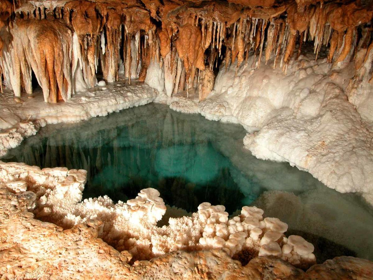 Shadow-Caves-Of-Missouri8217s-Ozark-Plateau shadow-caves-of-missouris-ozark-plateau