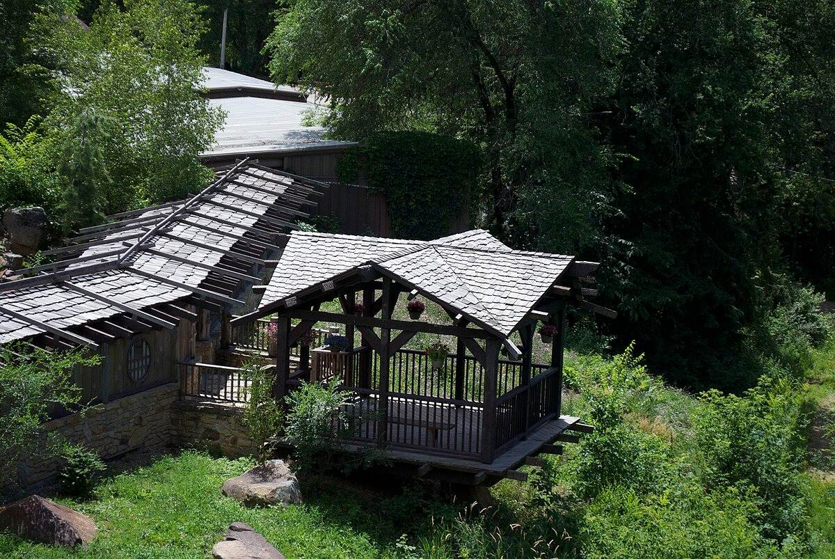 Wisconsin8217s-Mysterious-House-On-The-Rock-And-Its-Odd-Collections wisconsins-mysterious-house-on-the-rock-and-its-odd-collections