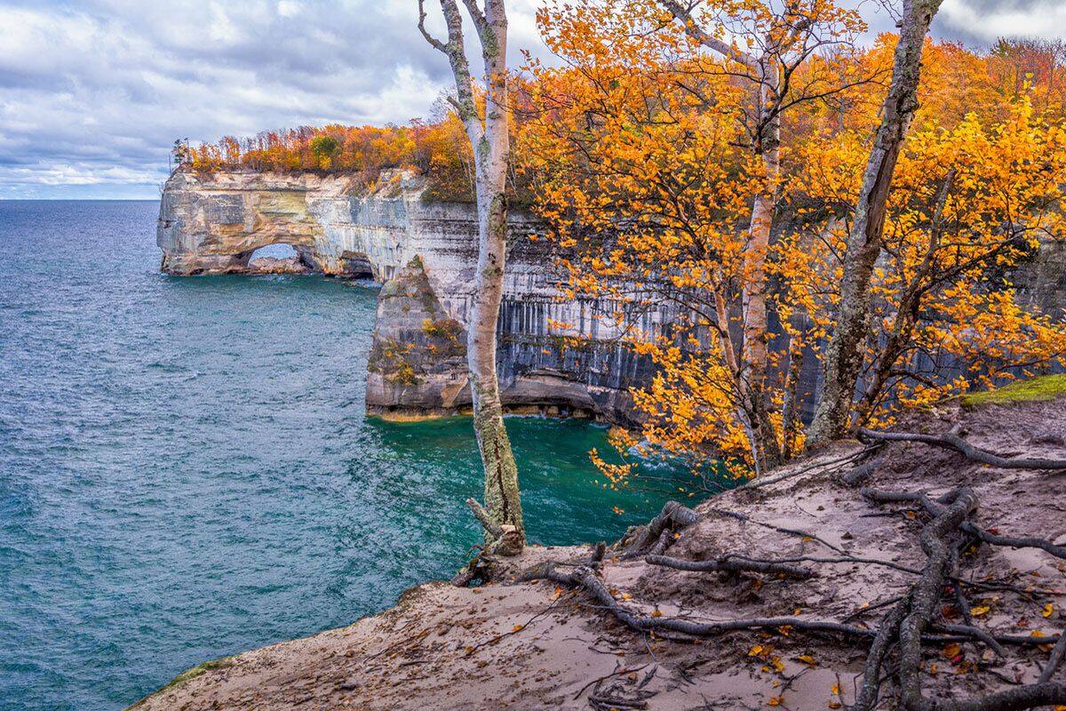 Hidden-Caves-Beneath-Michigan8217s-Grand-Portal hidden-caves-beneath-michigans-grand-portal