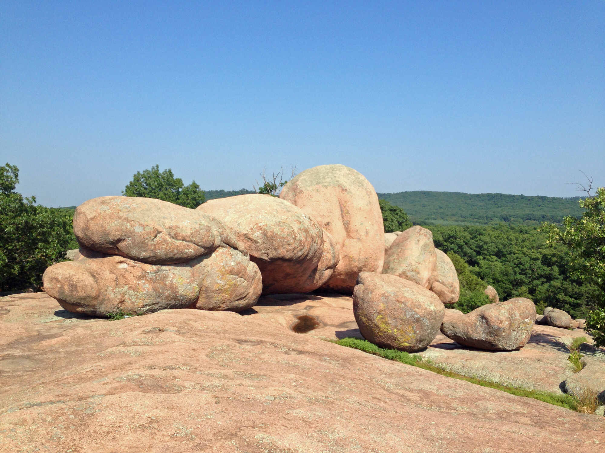 hidden-corners-of-missouris-elephant-rocks