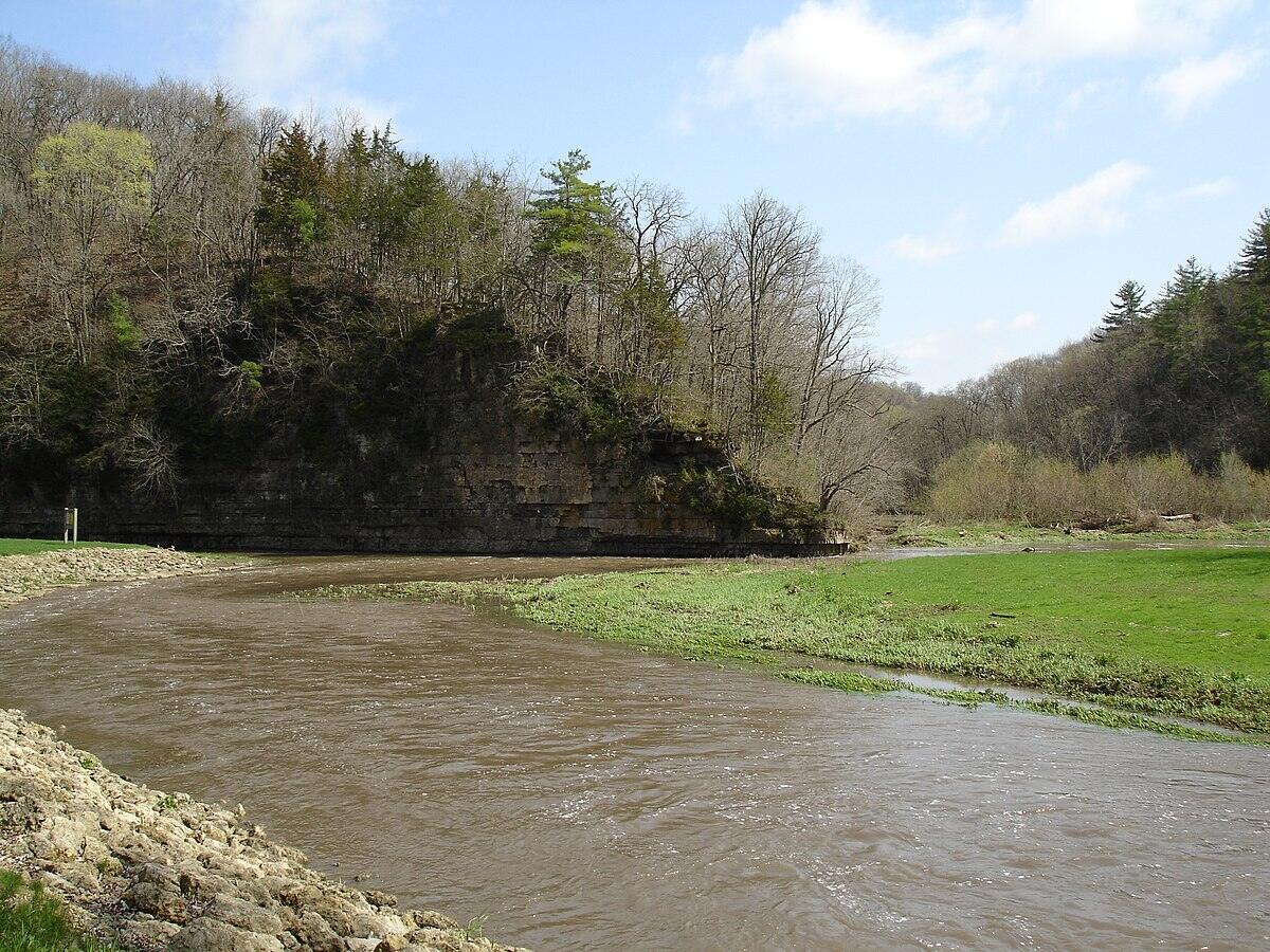 hidden-paths-of-illinois-apple-river