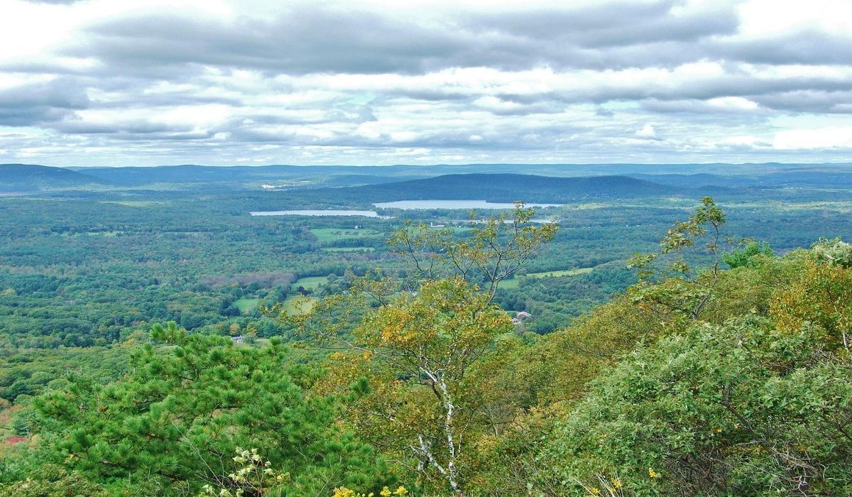 Hidden-Trails-Of-Connecticut8217s-Lions-Head hidden-trails-of-connecticuts-lions-head