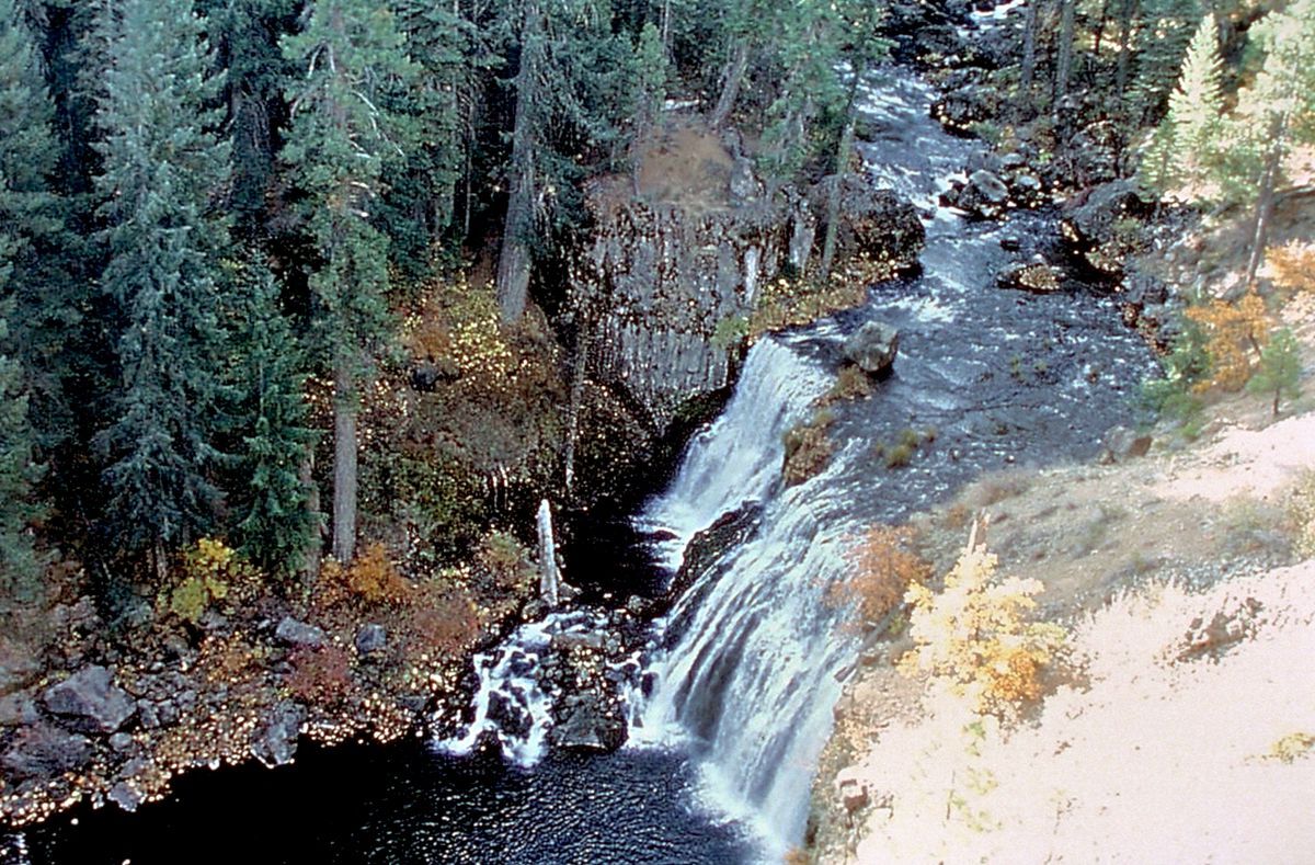 hidden-waters-of-californias-mccloud-river