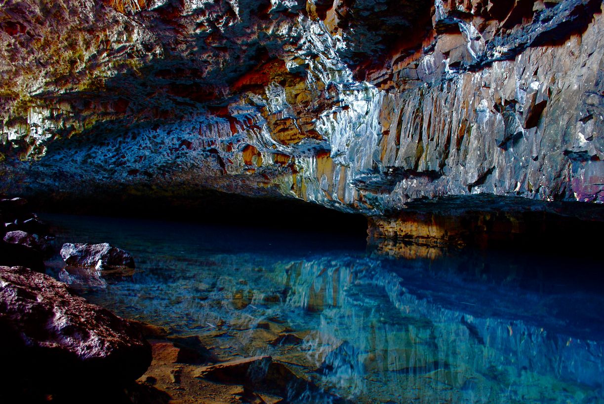 hidden-wonders-of-hawaiis-blue-room