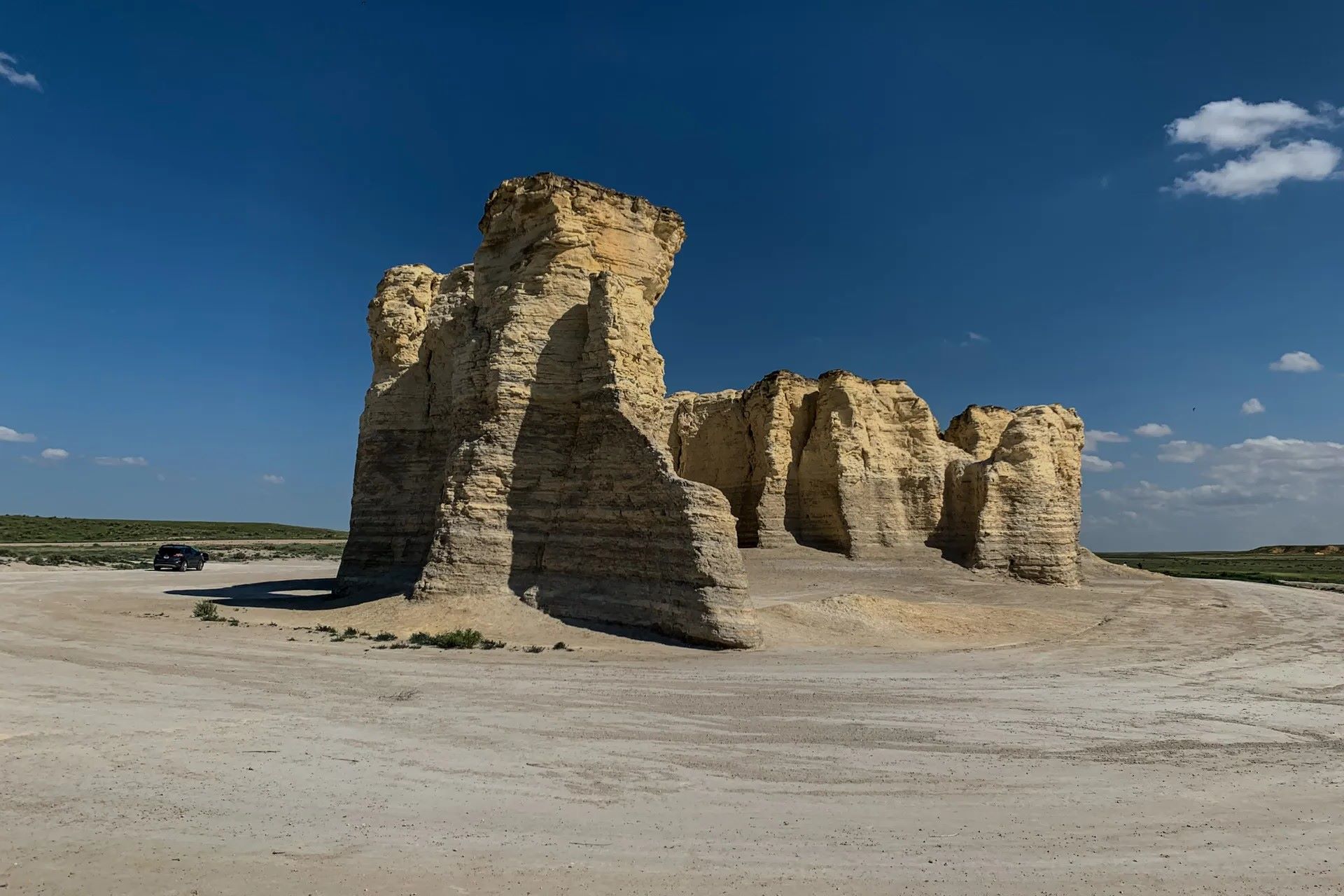 Hidden-Wonders-Of-Kansas8217-Monument-Rocks hidden-wonders-of-kansas-monument-rocks