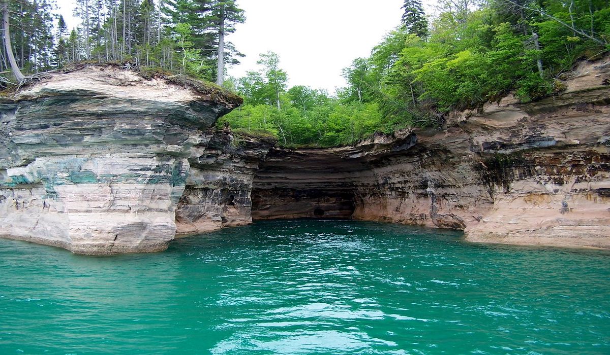 hidden-wonders-of-michigans-chapel-cave