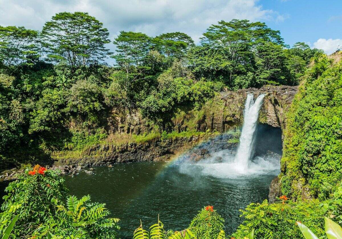 mysteries-behind-hawaiis-rainbow-falls