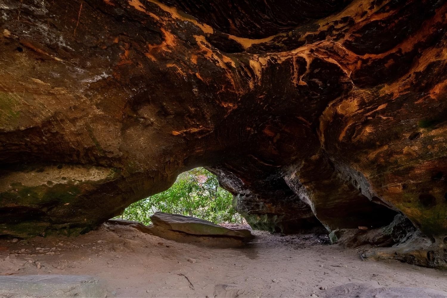 mysteries-behind-kentuckys-natural-arch