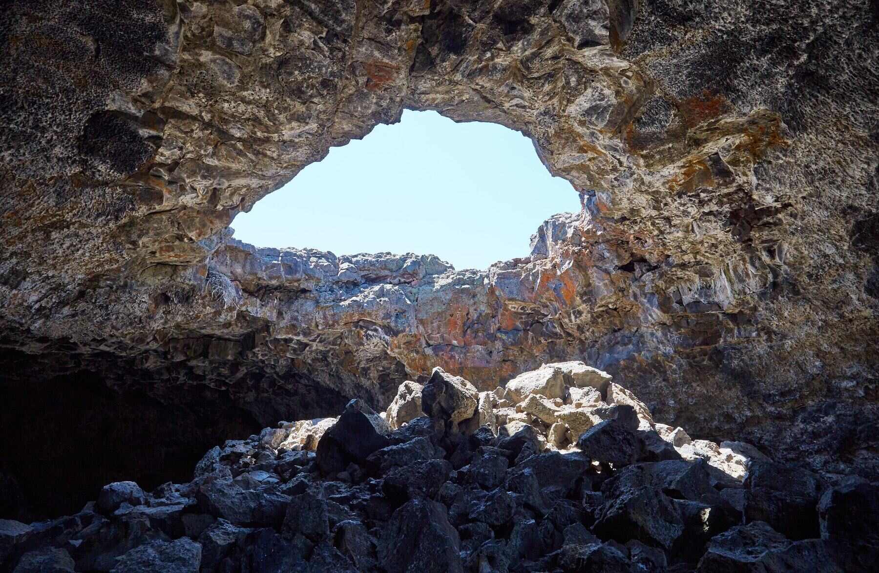 mysteries-beneath-nevadas-lunar-crater-caves