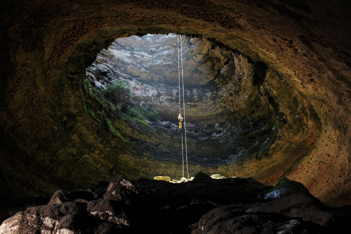 Mysteries-Beneath-Texas8217s-Devil8217s-Sinkhole mysteries-beneath-texass-devils-sinkhole