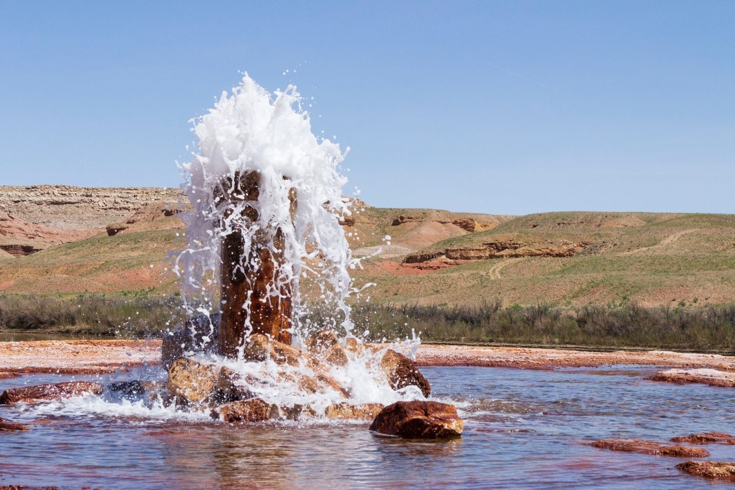 mysteries-beneath-utahs-crystal-geyser