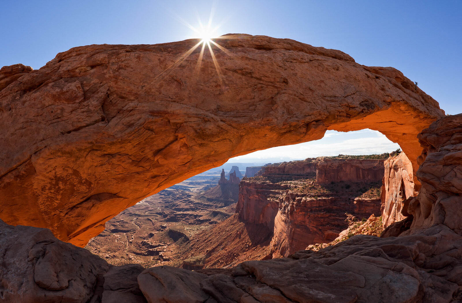 mysteries-beneath-utahs-mesa-arch