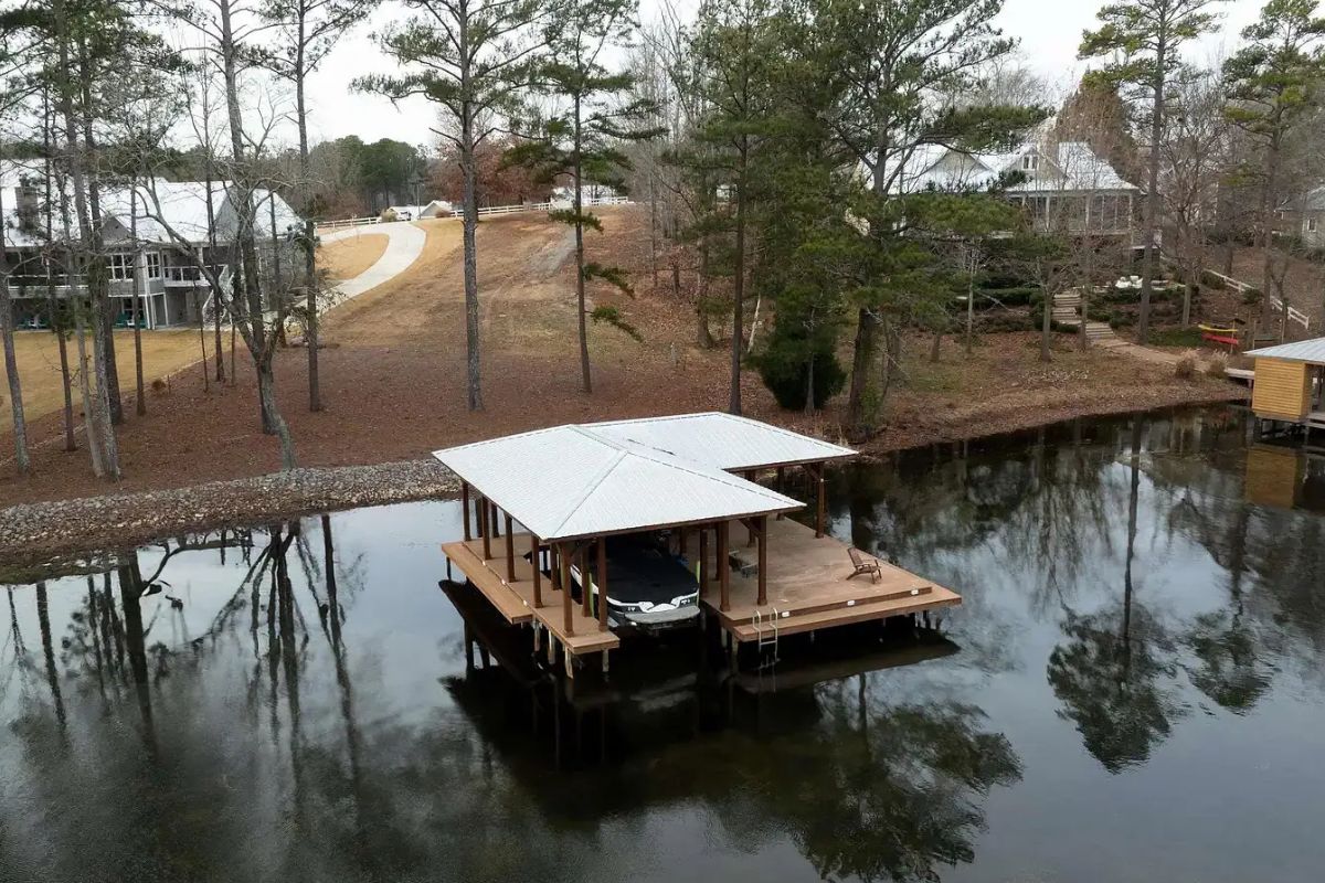 mysteries-of-alabamas-lakepoint-waters