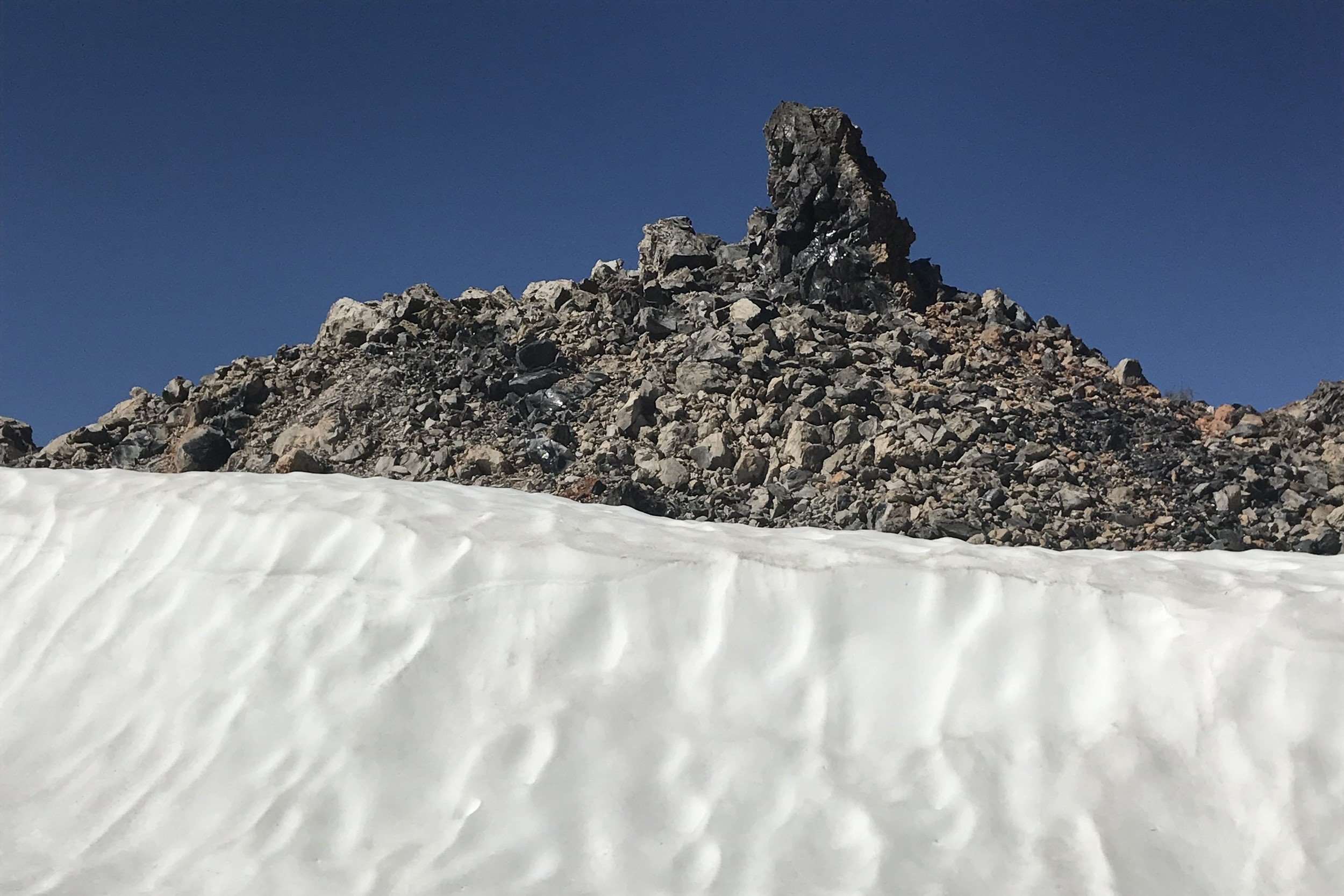 mysteries-of-californias-glass-mountain