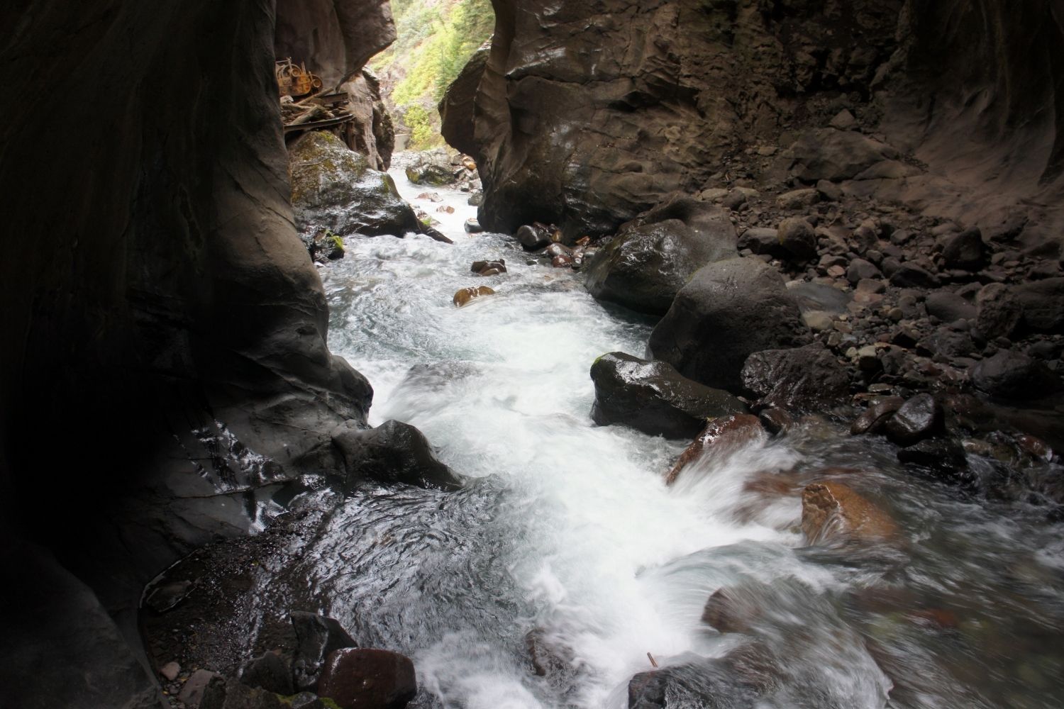 mysteries-of-colorados-box-canyon-waters