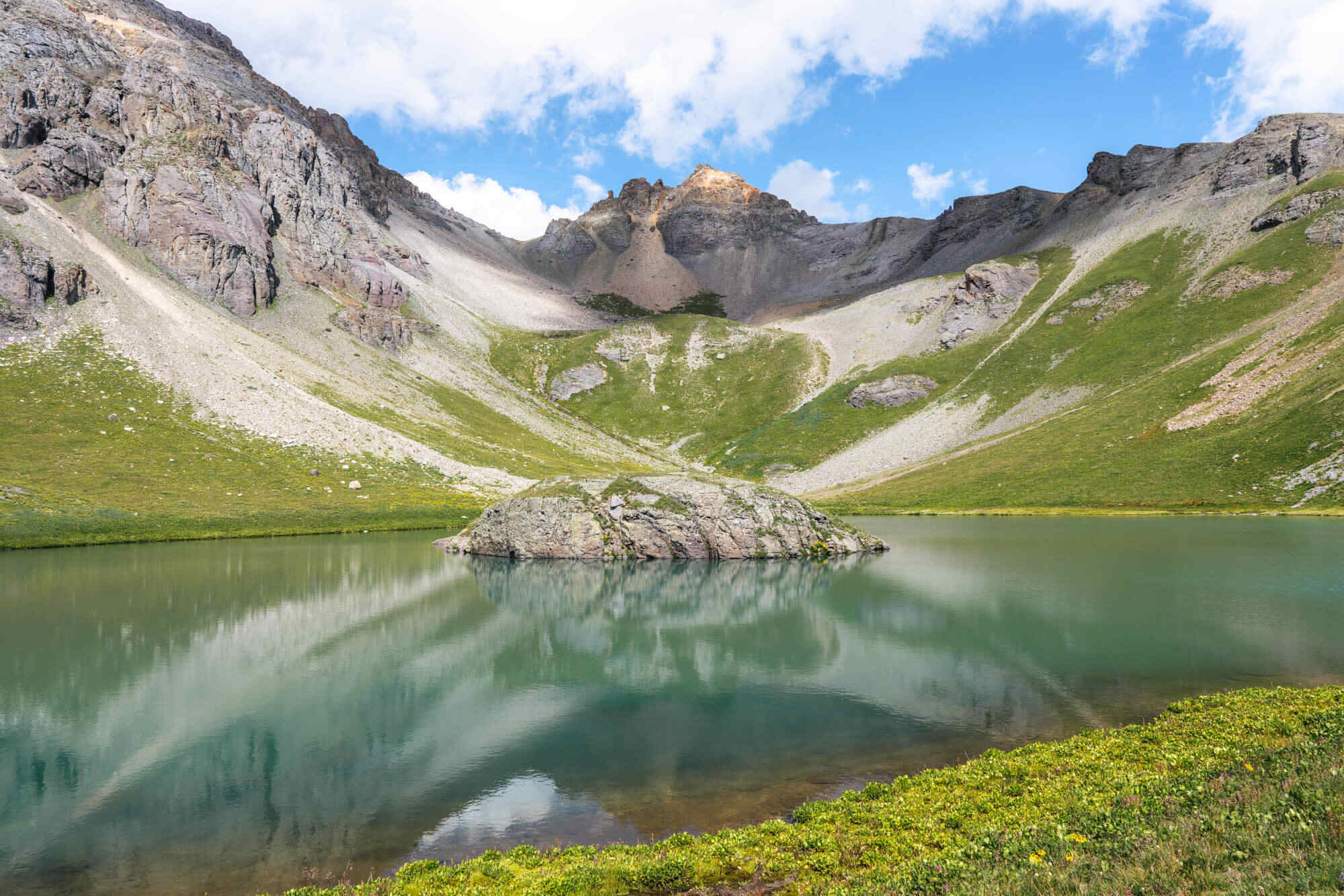 mysteries-of-colorados-ice-lakes-basin