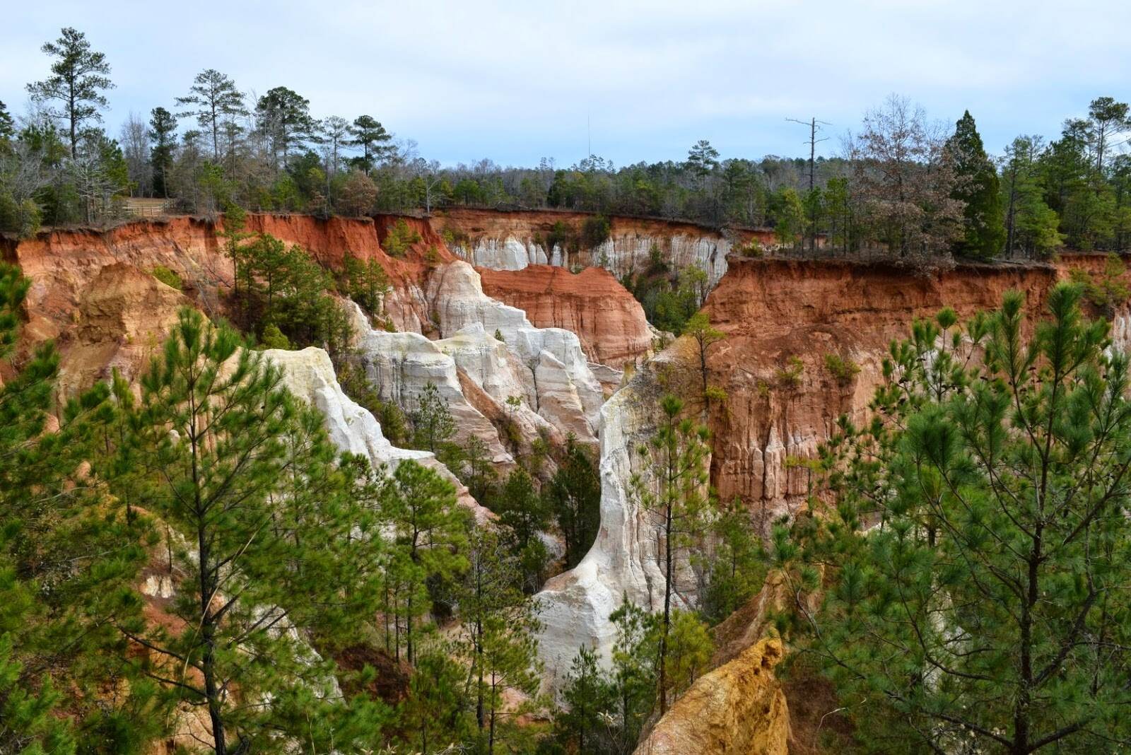 mysteries-of-georgias-little-grand