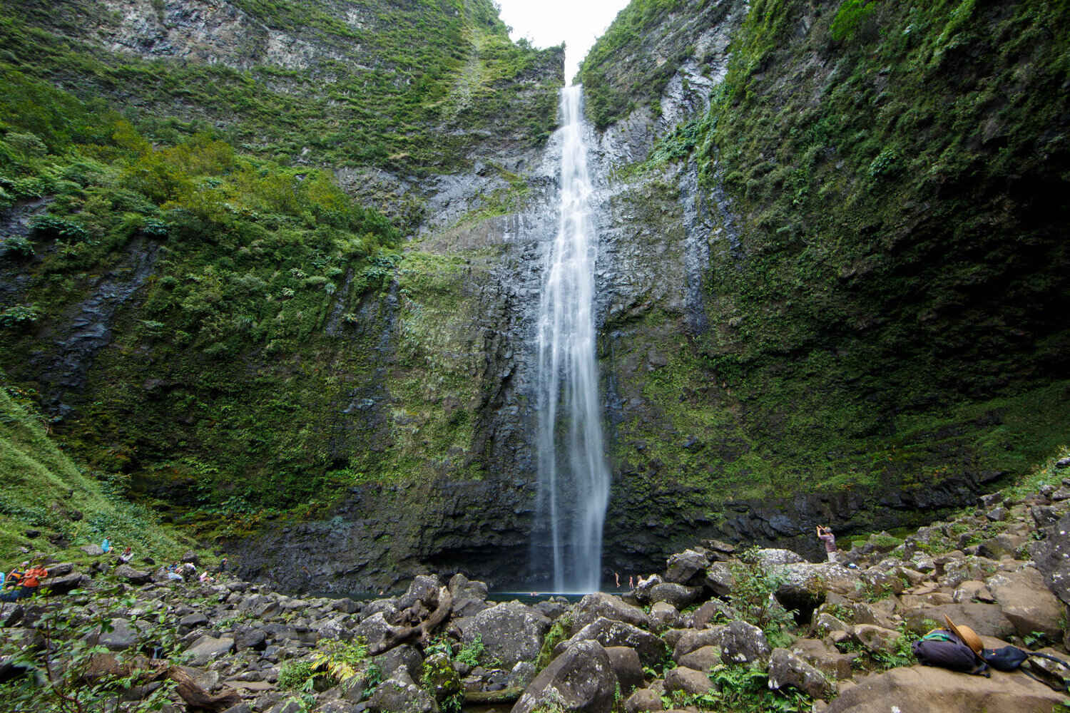 mysteries-of-hawaiis-hanakapiai-valley-waters