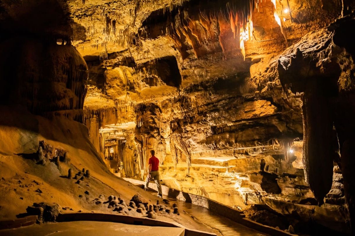 mysteries-of-indianas-beckons-cave