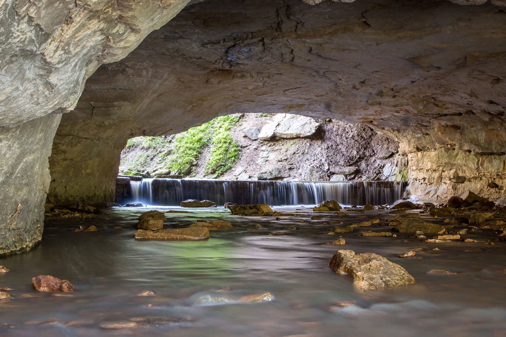 Mysteries-Of-Missouri8217s-Devils-Well-Caves mysteries-of-missouris-devils-well-caves