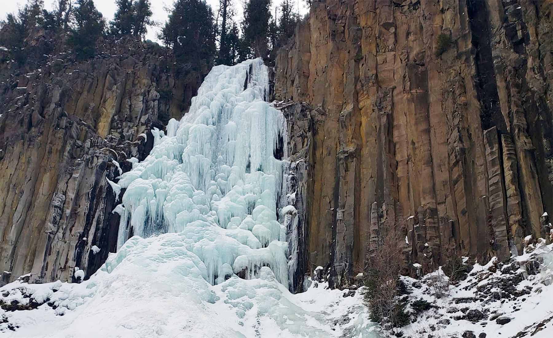 mysteries-of-montanas-palisade-falls