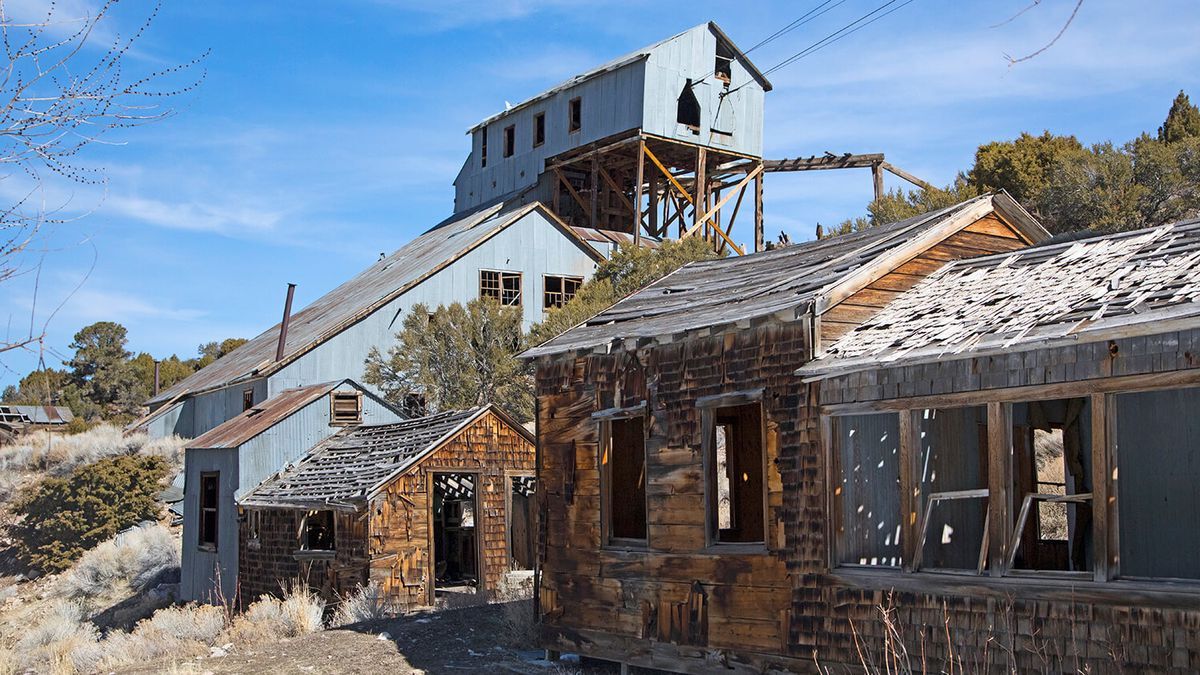 mysteries-of-nevadas-ghost-town-belmont