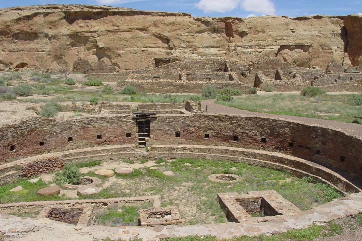 mysteries-of-new-mexicos-chaco-mesa-trails