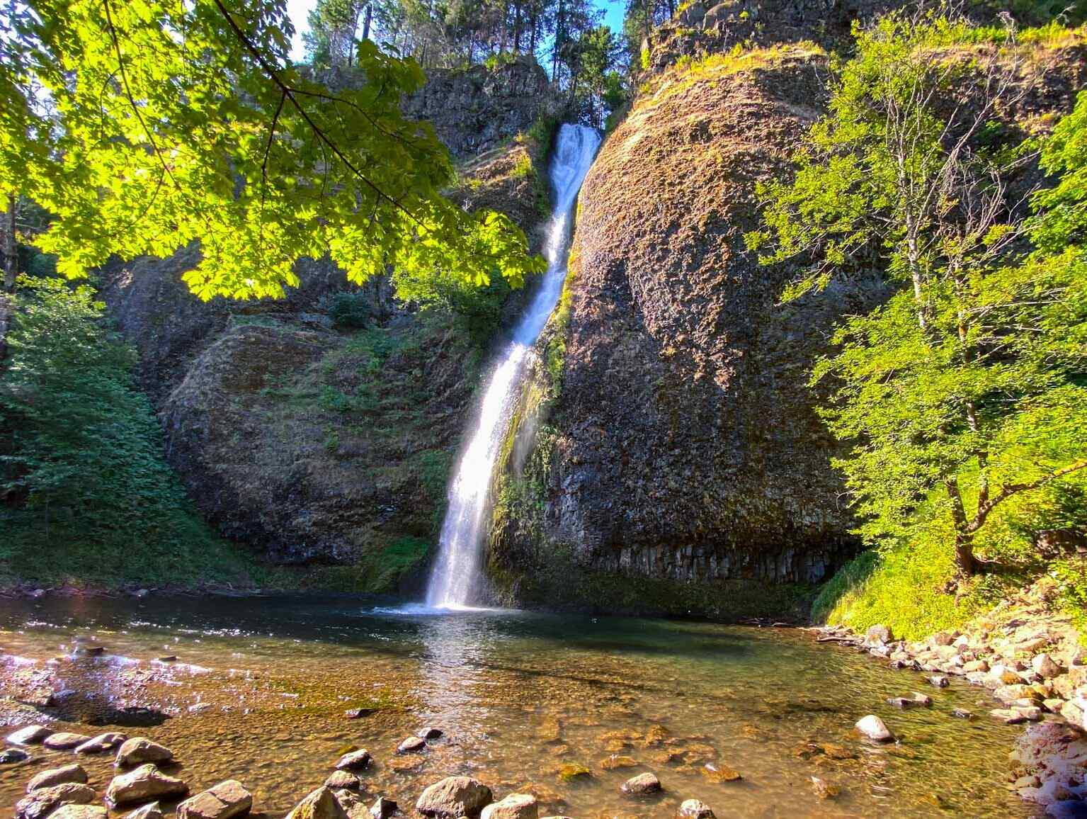 mysteries-of-oregons-horsetail-falls