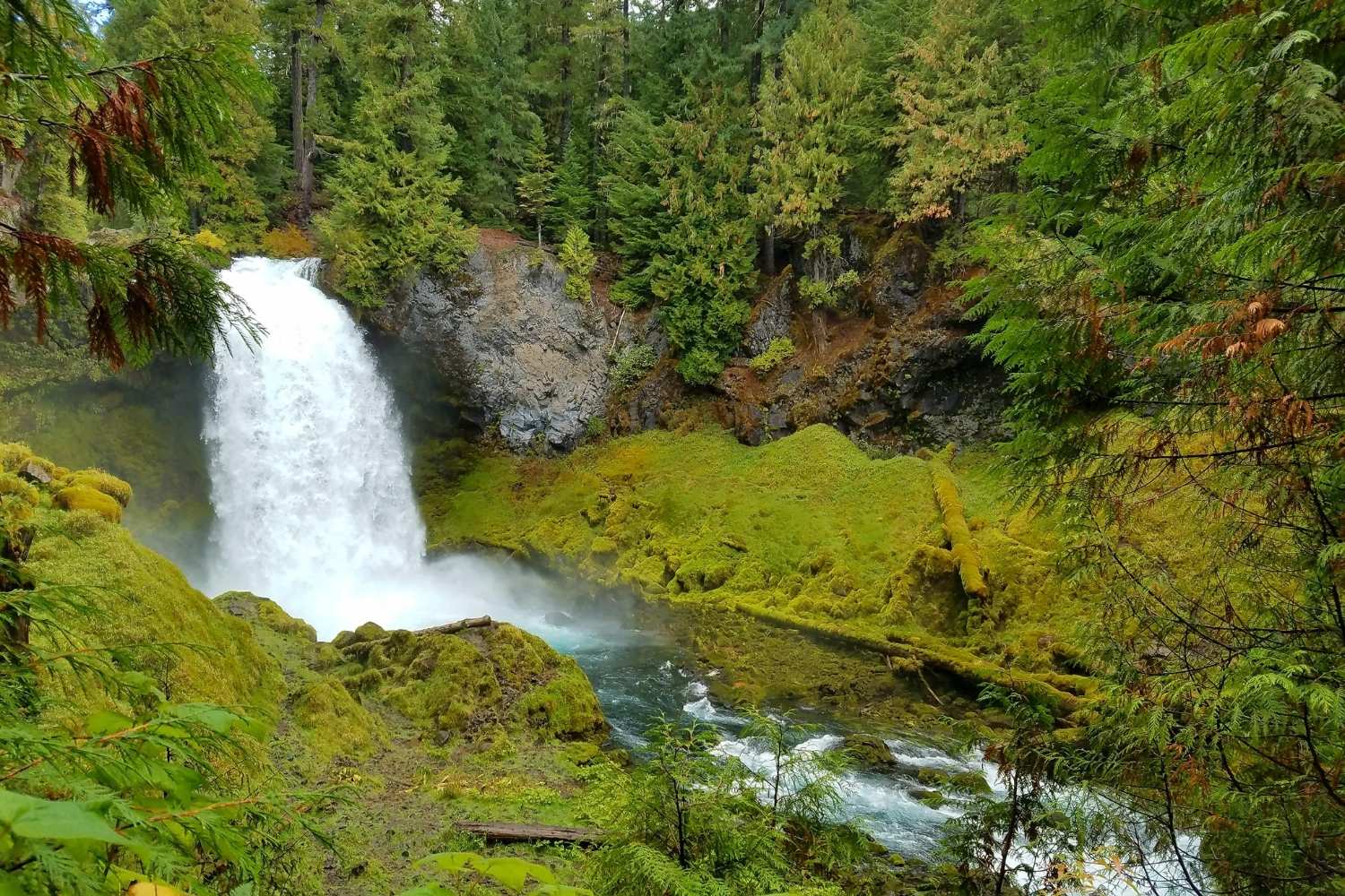 mysteries-of-oregons-sahalie-waters