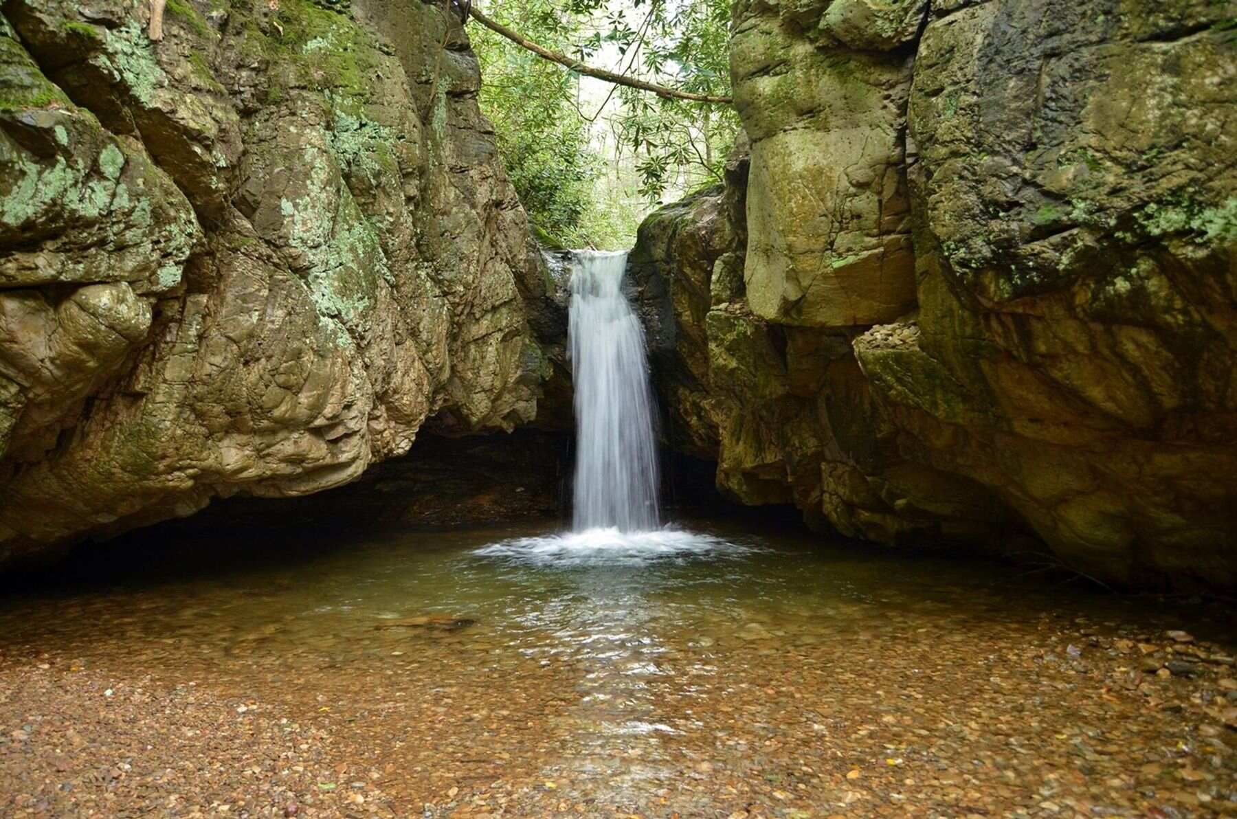 mysteries-of-tennessees-blue-hole
