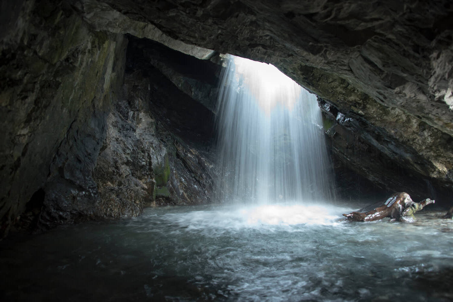 mysteries-of-utahs-donut-falls-waters