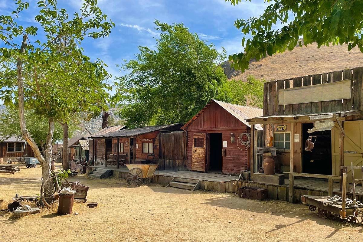 mysteries-of-utahs-silver-lake-ghost-towns