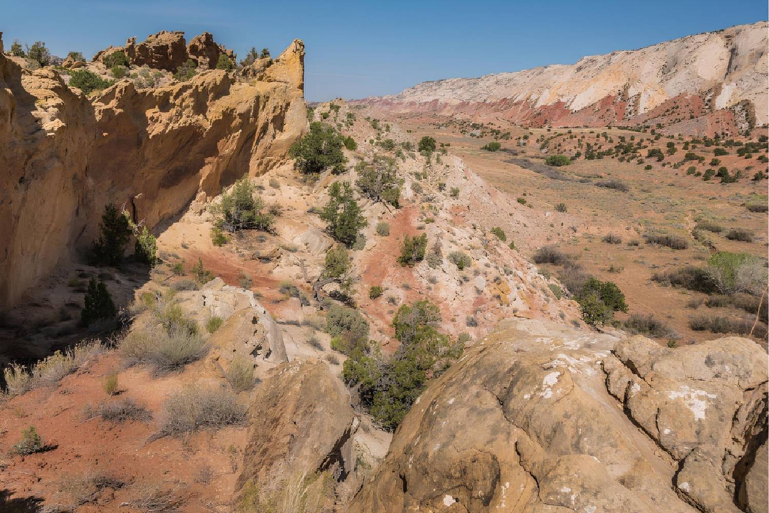 mysteries-of-utahs-waterpocket-fold-trails