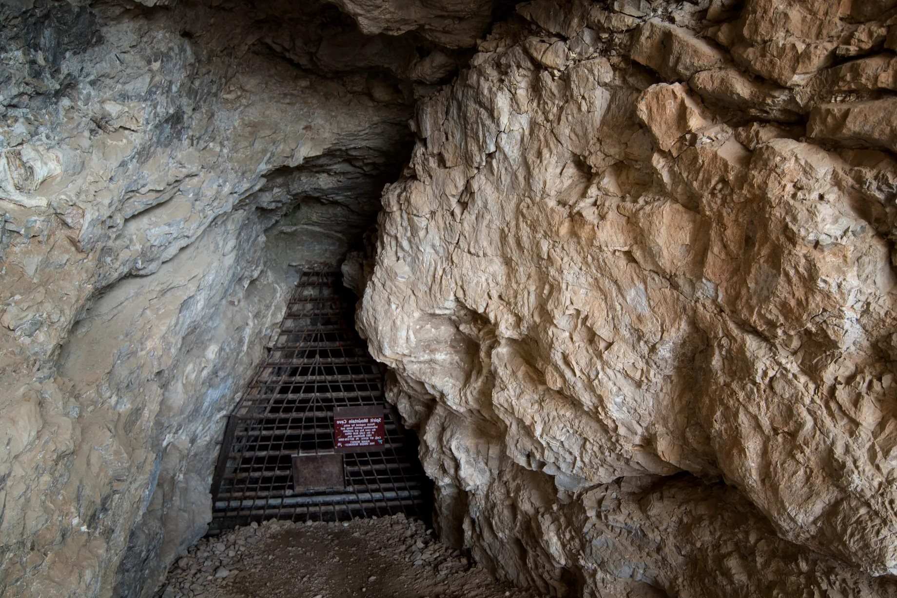 mysteries-of-wyomings-spirit-cave