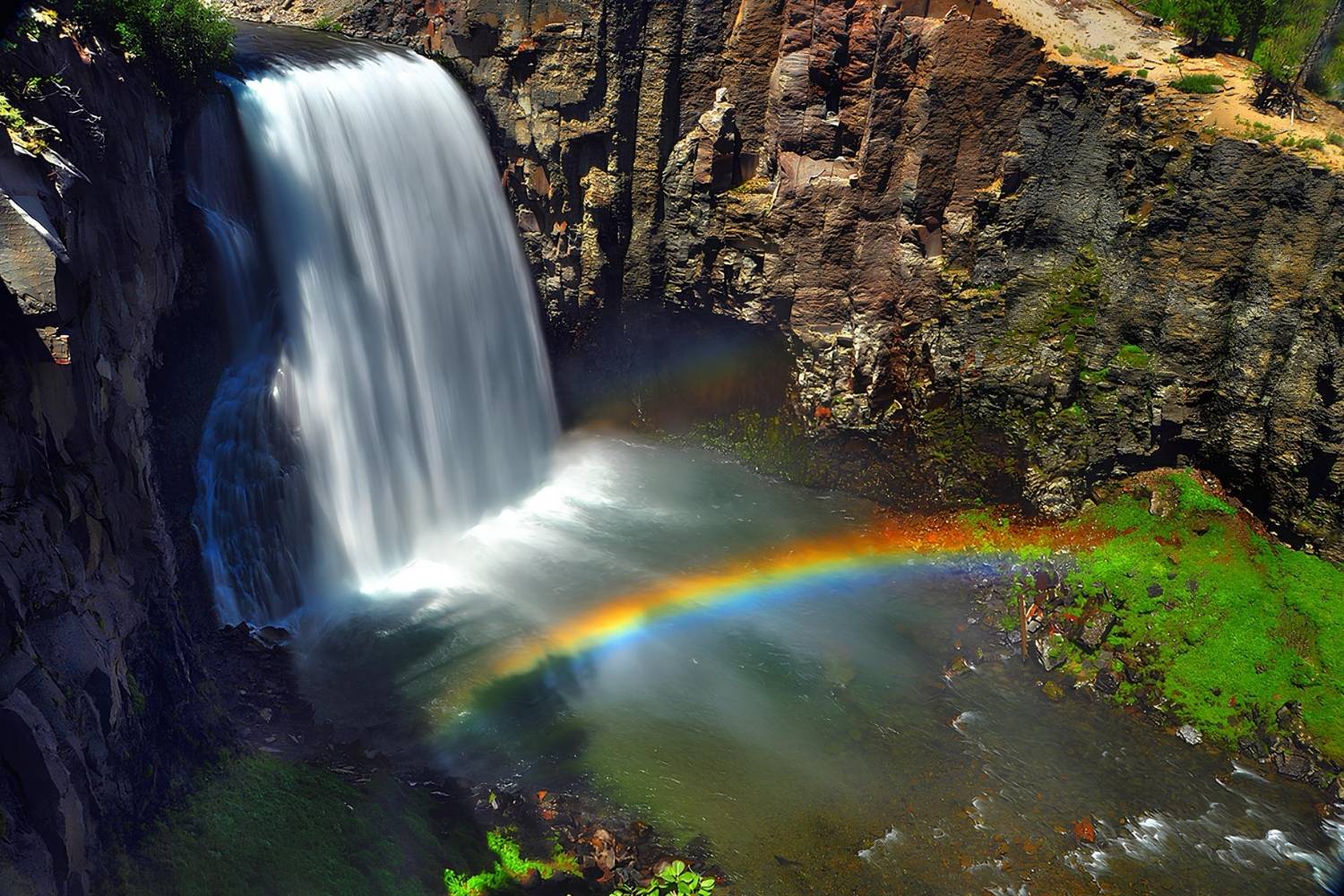 mystery-of-californias-rainbow-falls-waters
