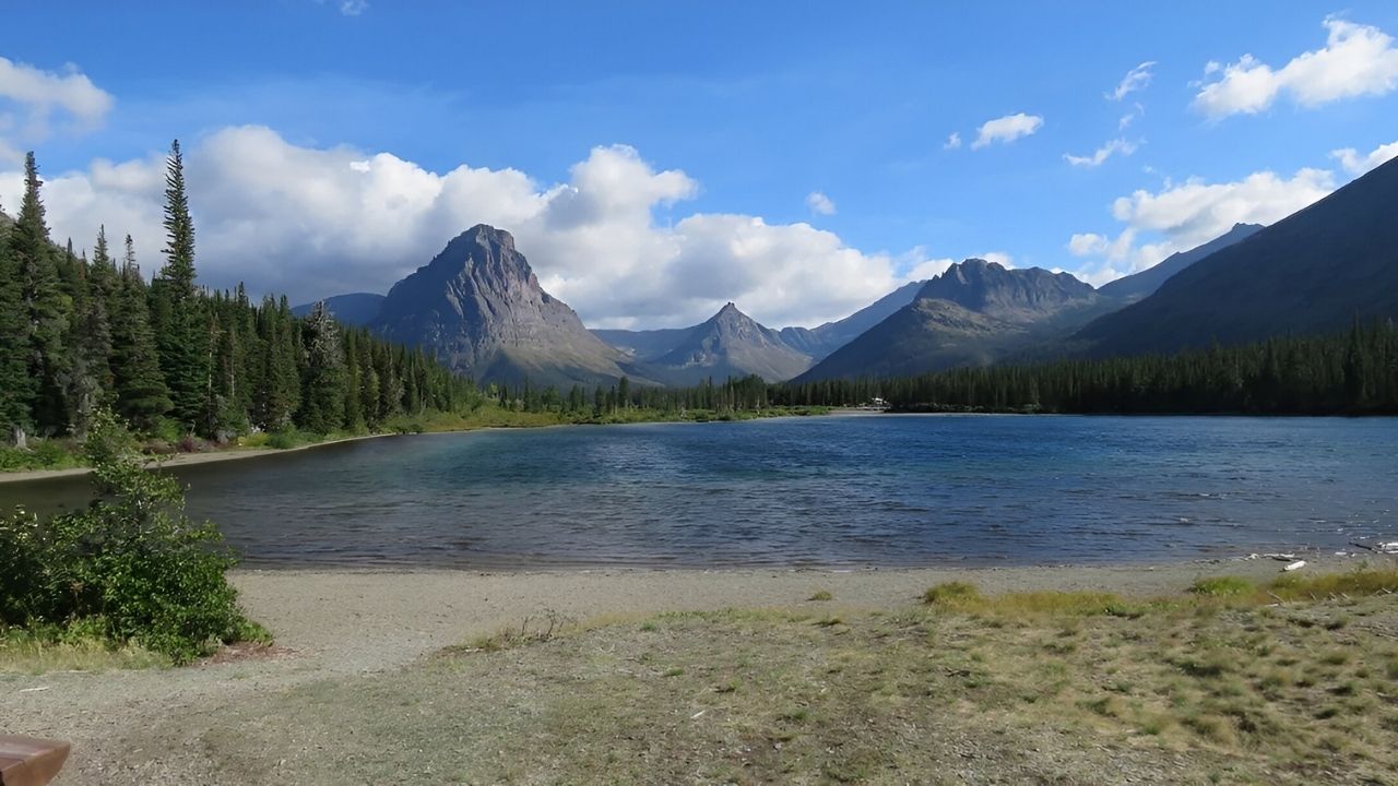 secret-lakes-of-north-dakotas-medicine-lodge