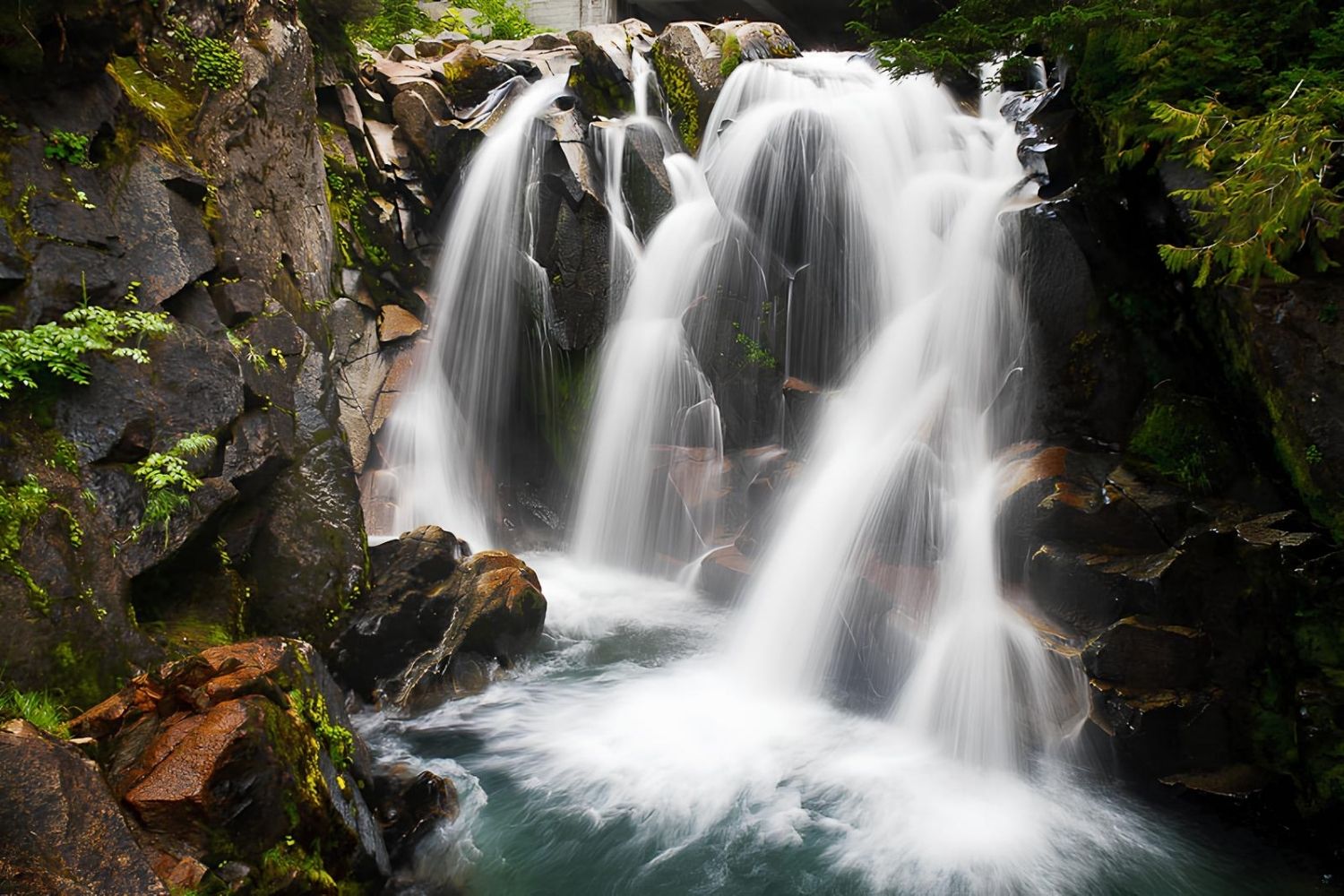 Secrets-Behind-Washington8217s-Ruby-Falls secrets-behind-washingtons-ruby-falls