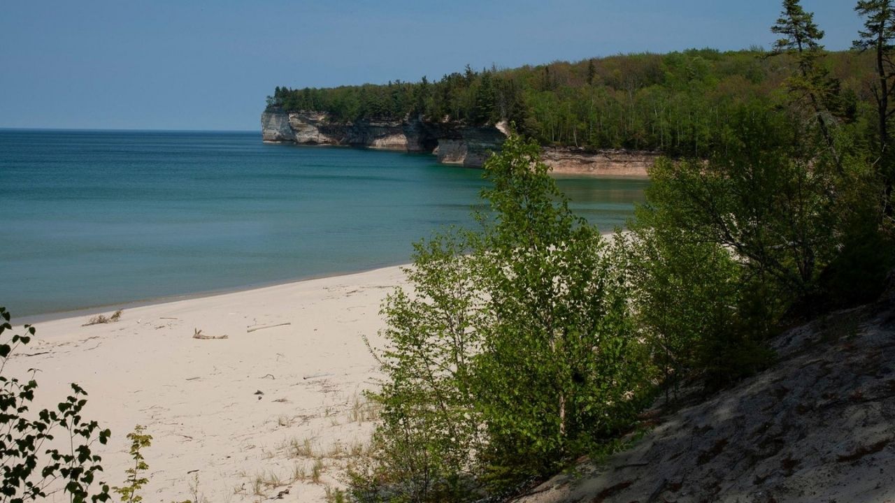 secrets-hidden-at-michigans-chapel-beach