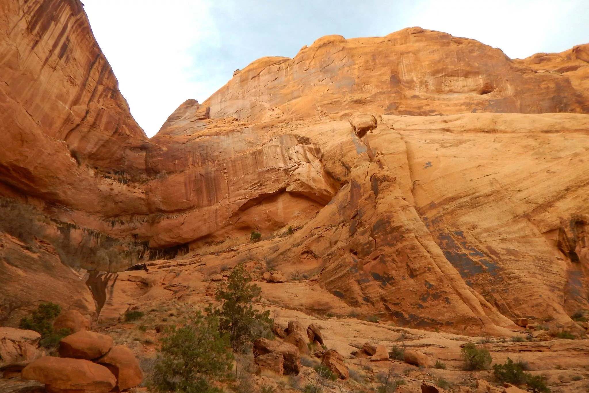 Secrets-Hidden-In-Utah8217s-Moon-Canyon secrets-hidden-in-utahs-moon-canyon